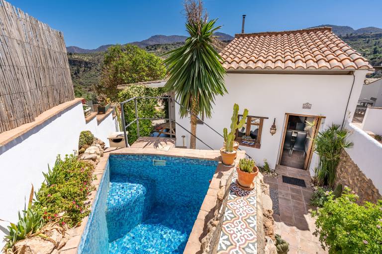 Pet-Friendly Cottage 'Casa Escondida' with Mountain View, Pool & Wi-Fi in Granada