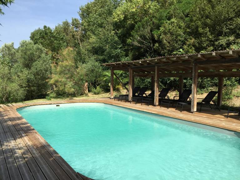 Gite with patio, BBQ & pool in Castres