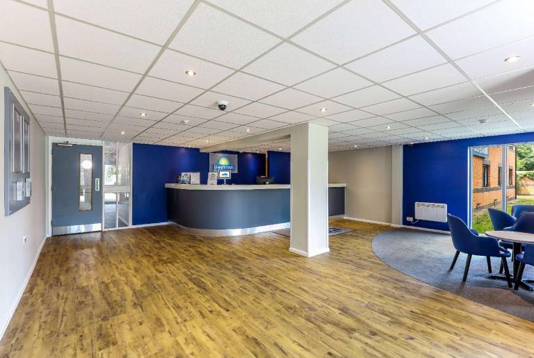 Days Inn by Wyndham Warwick North M40 — photo 2