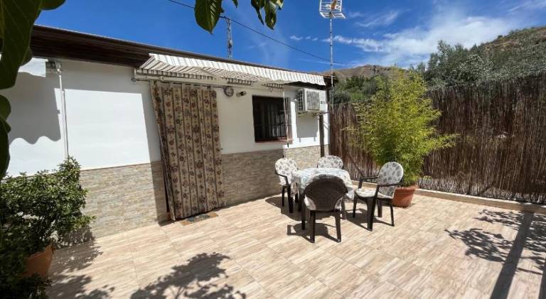 House with patio & barbeque — photo 4