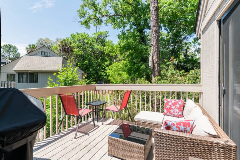 Vacation home with BBQ & pool | Lake view — photo 2