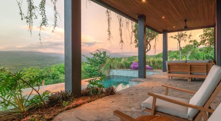 1000 m&sup2; Villa