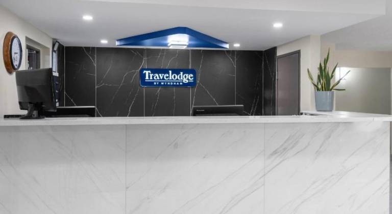 Travelodge by Wyndham Fargo West Acres — photo 5
