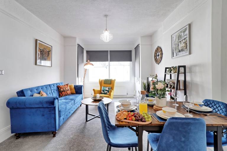 Lovely 2Bed Apartment in Westcliff-on-Sea! in Leigh-on-Sea