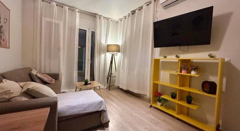 Holiday apartment with terrace & yard | Close to the beach | Good for workation | Pets are welcome in Chania