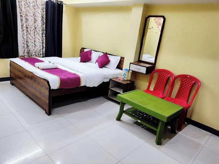 Lodge Sri Ram Nagar Colony