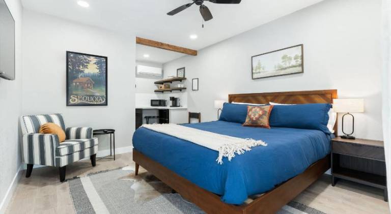 Vacation home with pool in Three Rivers, CA