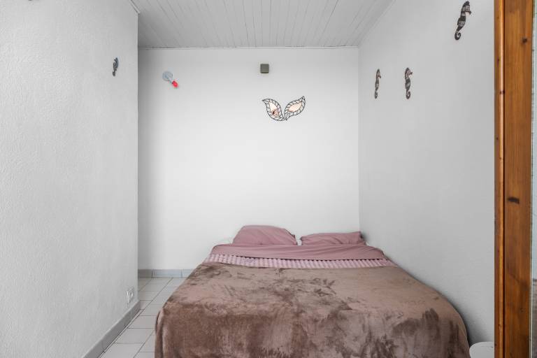 Cabanon "Jeux de boules 3" with Sea View — photo 2