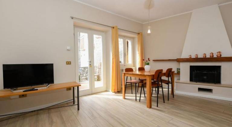 Holiday apartment with 2 rooms for 6 persons — photo 2