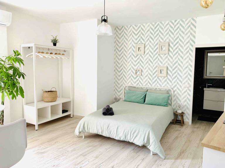 Rooftop Apartment with Stunning Views in Málaga - Ideal for Beach Lovers — photo 4