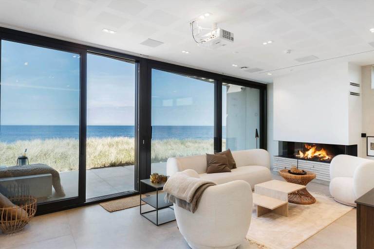 Vacation home with barbecue & patio | Sea view — photo 2