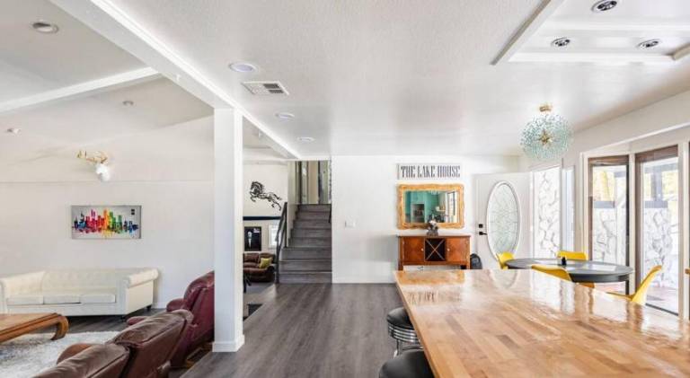 Big house with jacuzzi | Pets allowed — photo 3