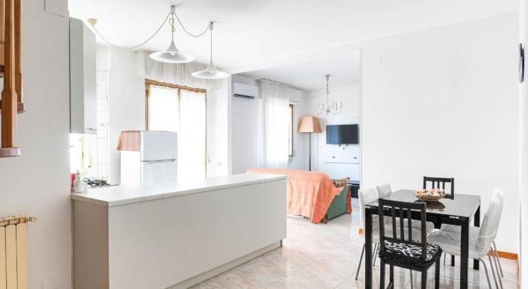 Holiday apartment with 3 rooms for 5 persons in Carrara
