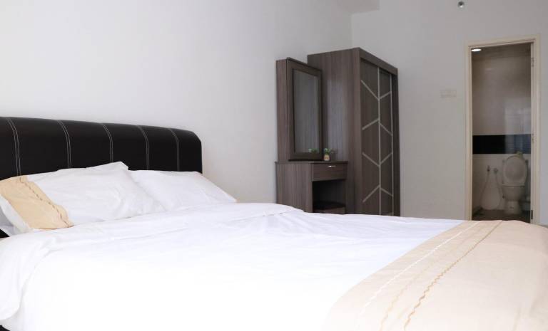 Big apartment | Near Wat Chayamangkalaram | Suitable for remote work | Pets are welcome — photo 3