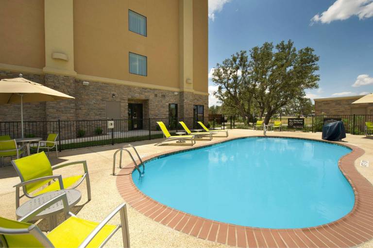Hampton Inn Uvalde — photo 4