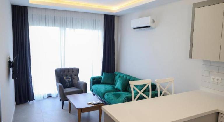 Serviced apartment with pool — photo 2
