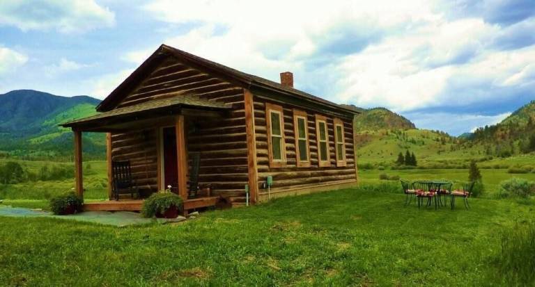 Cabin Gardiner