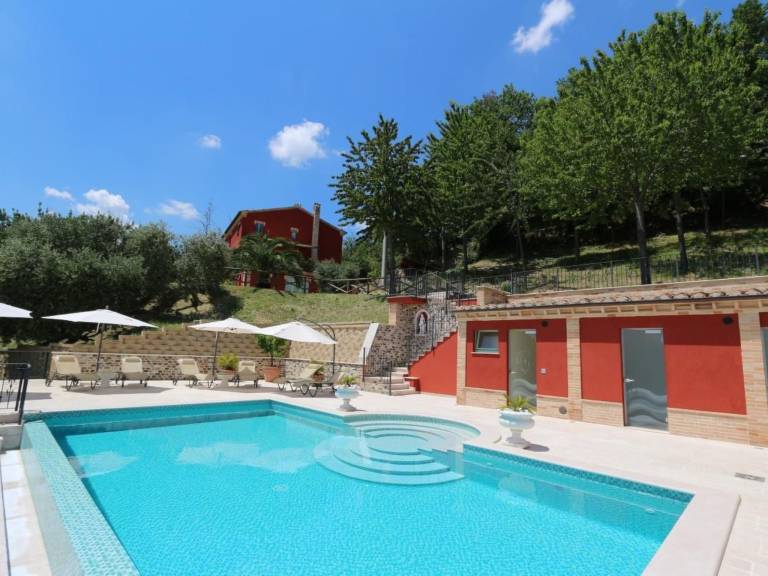 Fully equipped spacious vacation home with barbecue, terrace & yard | Mountain view | Dogs allowed — photo 3