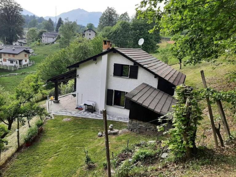 Ferienhaus in Gordola, Agarone f&uuml;r max. 4 Personen