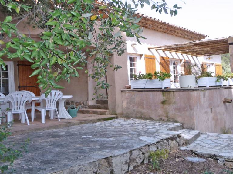 Vacation home with garden, BBQ & private pool — photo 2