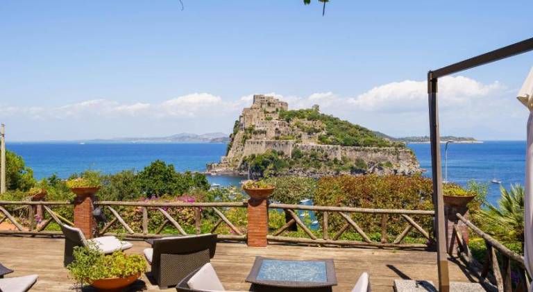 Villa with terrace, garden & private pool — photo 4
