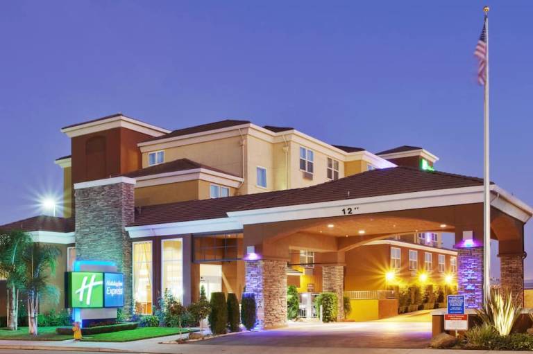 Holiday Inn Express West Sacramento an IHG Hotel