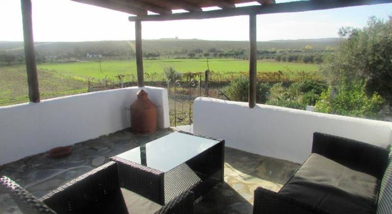 Lovely vacation home with barbeque, yard & terrace | Pets are welcome — photo 4