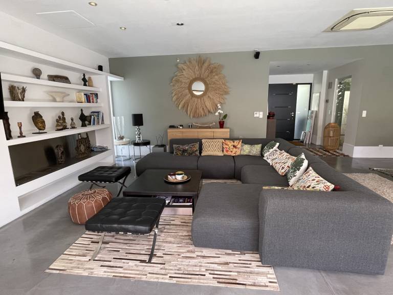 Family-oriented villa with yard, barbecue & patio | Pool view | Pet-friendly — photo 3