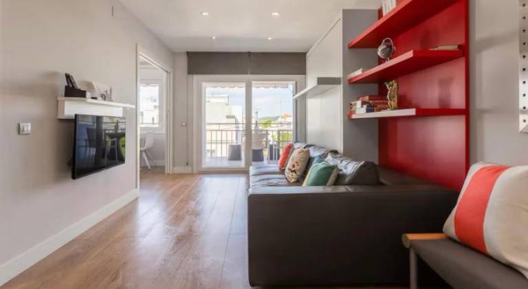 Fully equipped lovely holiday apartment with terrace | Next to the beach | Suitable for remote work | Pet-friendly in Sitges