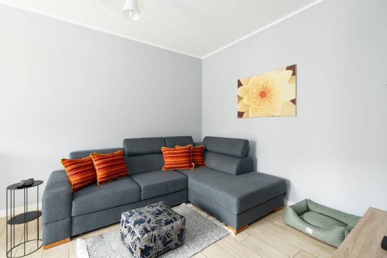 Holiday apartment with yard — photo 2