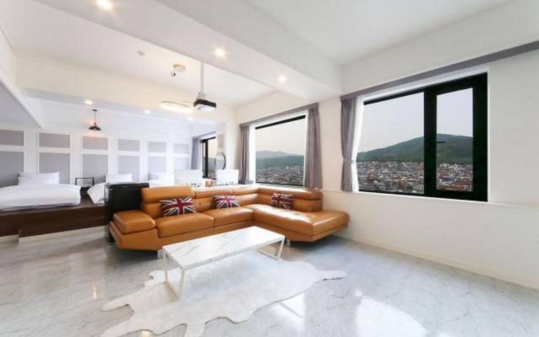 Changwon Bongokdong Fine Avenue Hotel