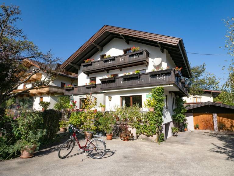 Holiday apartment with 3 rooms for 7 persons in Uderns