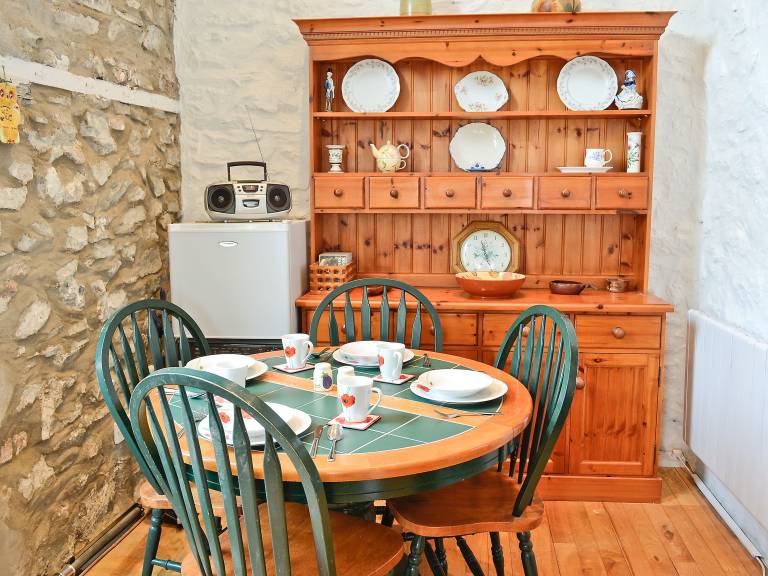 Cottage with yard & BBQ — photo 3