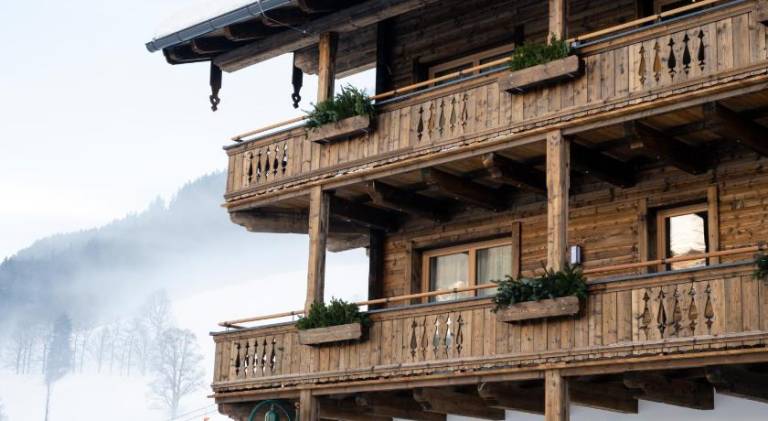 Serviced apartment with terrace & garden in Saalbach-Hinterglemm