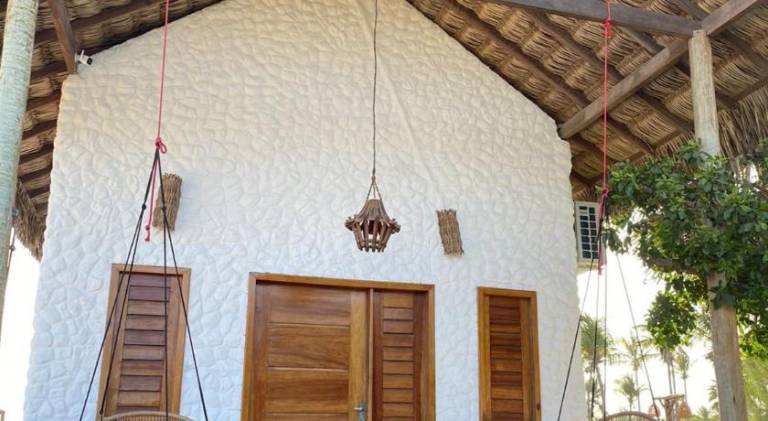 Chalet with jacuzzi & pool — photo 4