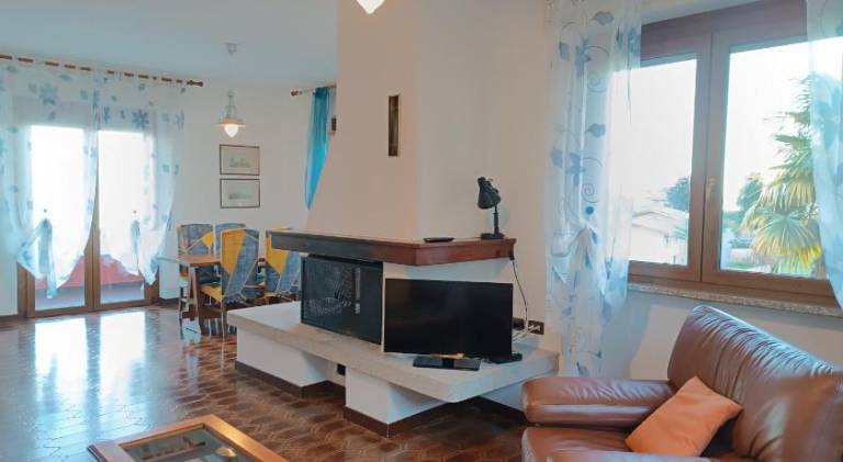 Family-oriented rental apartment with yard | Pet-friendly — photo 2