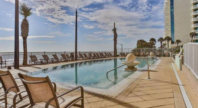 2 Bedroom 2 Bath Luxury condo with Oversized Patio & Outdoor Grill. — photo 4