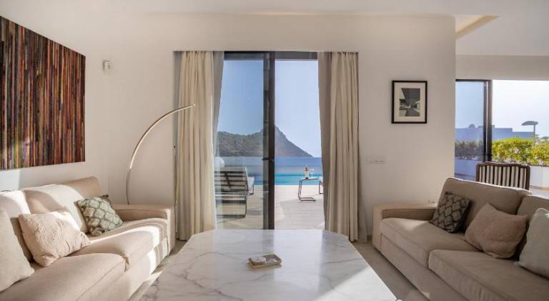 Spacious villa with pool | Pets allowed — photo 2