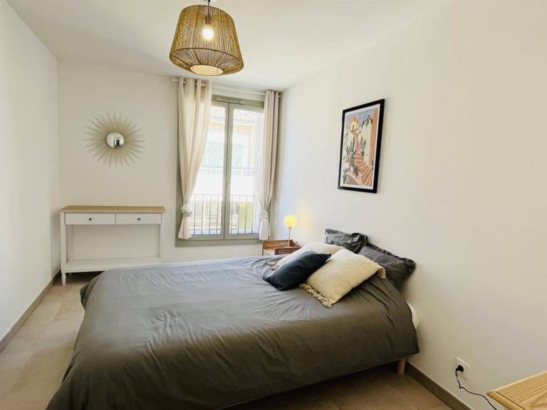 Calvi: Modern 2-BR Apartment, Sea Views, Near Beach, Parking Included — photo 5