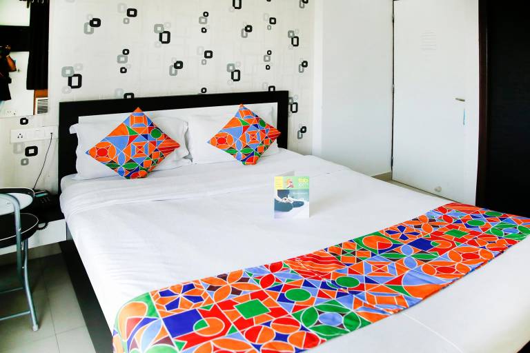 FabHotel Eleanora New Town