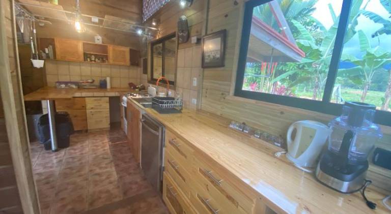 House with pool, terrace & barbecue | Beach nearby | Suitable for remote work | Pets allowed — photo 4