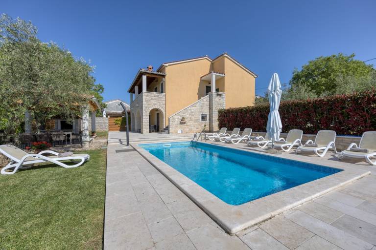 Villa  Kloštar