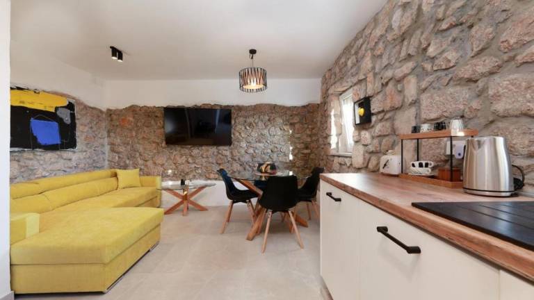 Villa with garden, private pool & patio — photo 4