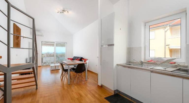 Apartment with 3 rooms for 6 persons — photo 2