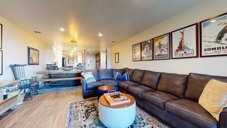 Fully equipped condo with hot tub, sauna & BBQ | Mountain view | Dogs allowed — photo 4