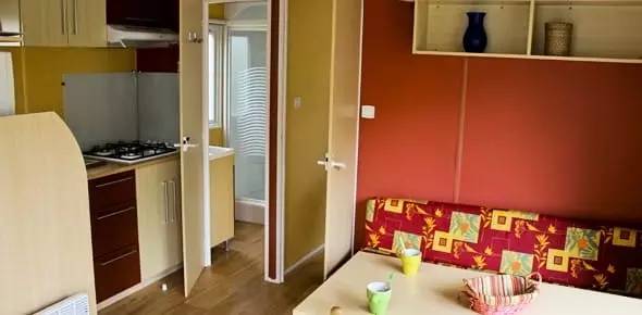 Campsite La Baie de Terenez - Mobile home STANDARD TY LAOUEN - TV - 2 bedrooms, 1 with bunk beds 4 people — photo 2