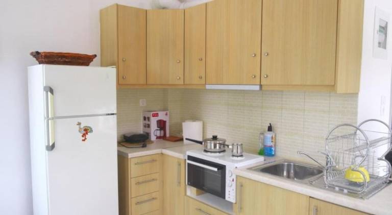 Apartment with sea view and balcony 60m from beach — photo 5