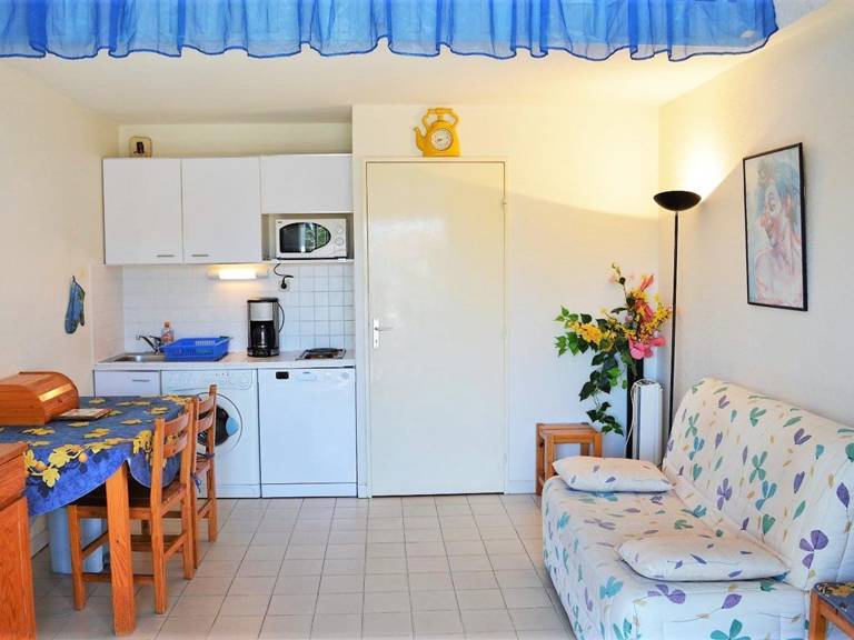 Apartment with 2 rooms for 6 persons — photo 2