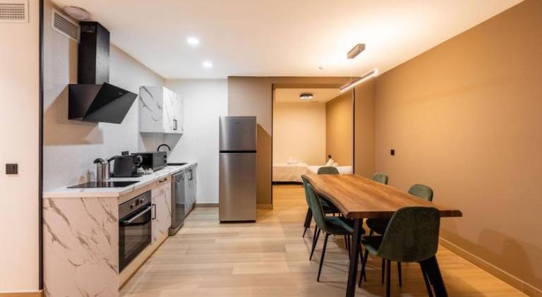 Serviced apartment with 2 rooms for 6 persons — photo 2
