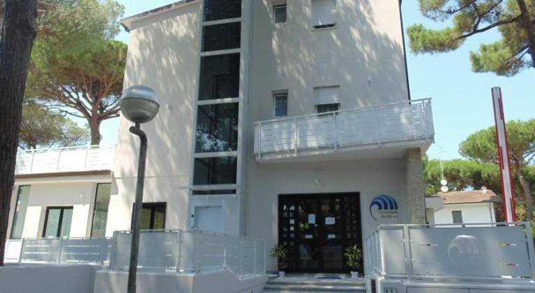 Serviced apartment with garden & pool — photo 5